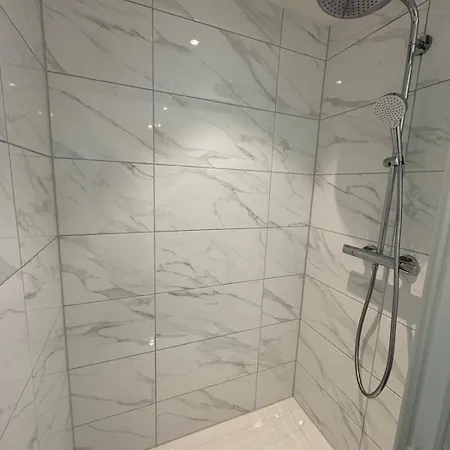 Comfortable Close To Slopes *